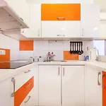 Fabrka 아파트 *